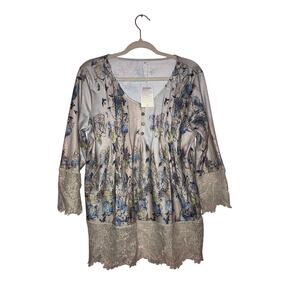 NWT Unbranded Floral Boho Lace Tunic Top Size Medium